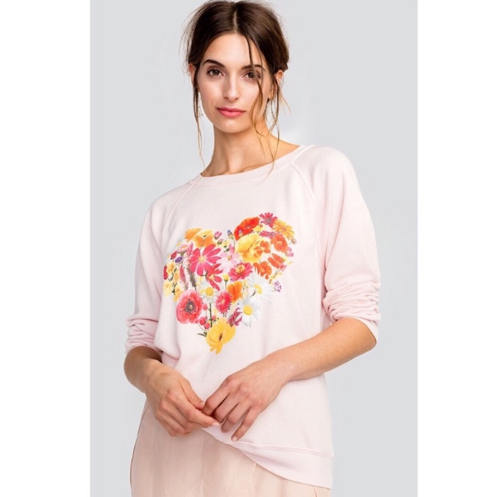 NWT Wildfox Blooming Heart Pullover